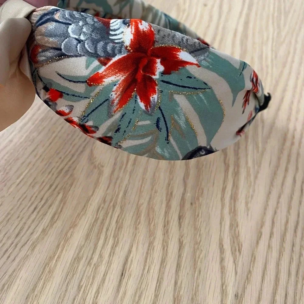 🆕Ivory Multi-print Bow Knot Headband🆕 - Picture 4 of 6